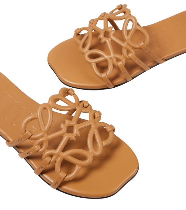 LOEWE Petal Anagram slide in soft calfskin Camel