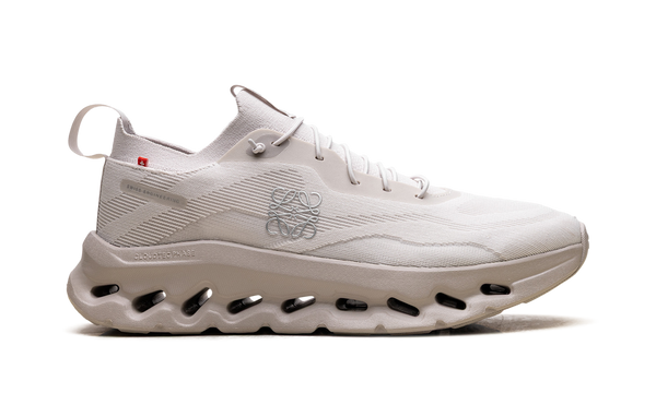 ON   CLOUD   RUNNING   CLOUDTILT   "LOEWE   -   SAND"