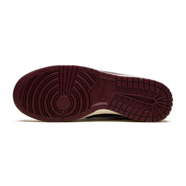 Nike   Dunk   Low   Retro   PRM   –   Valentine’s   Day