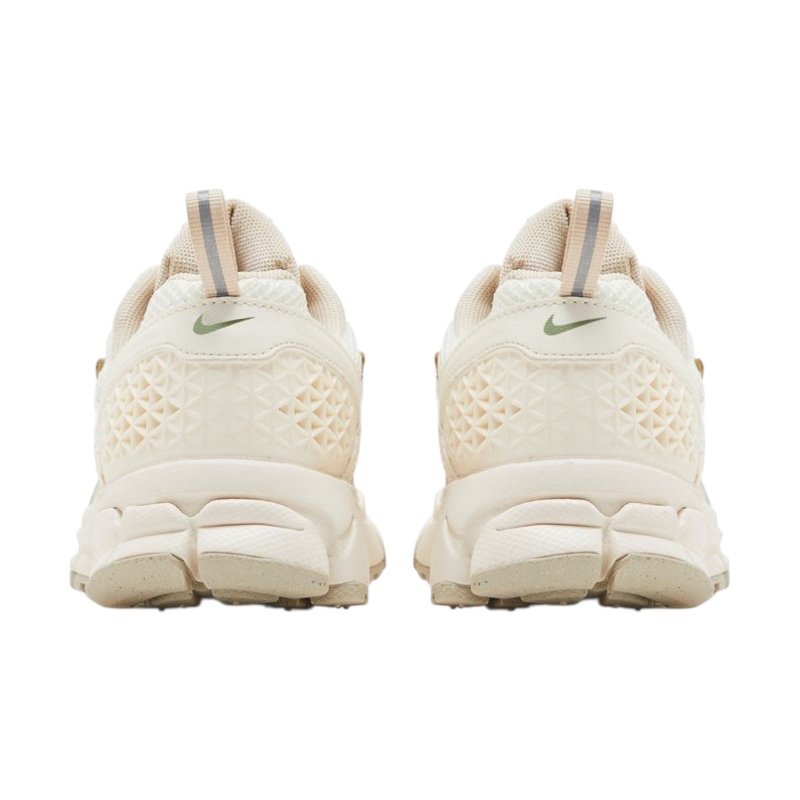 Nike Zoom Vomero 5 Beige