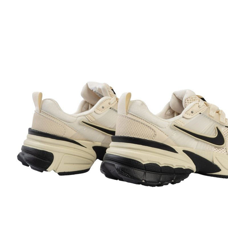 Nike Run V2k “Beige / Black”