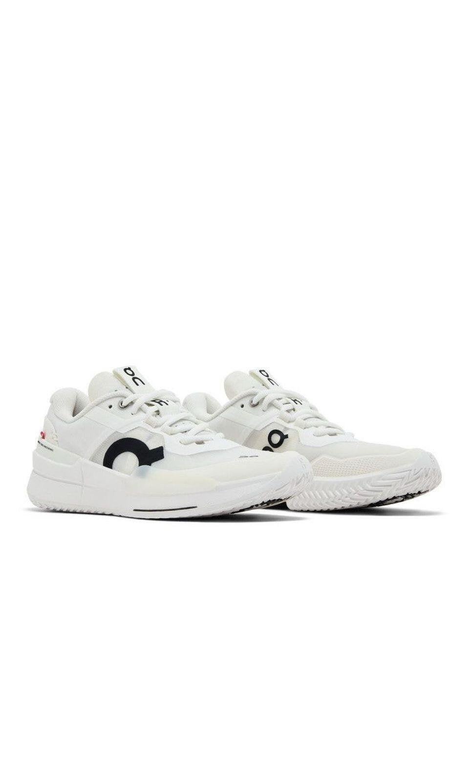 ON cloud The Roger Pro 2 All White